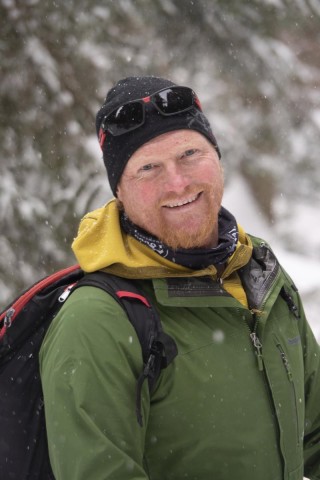 Andreas Schwenter ist überzeugt: Fürs Schneeschuhwandern braucht es nicht unbedingt einen Einsteigerkurs.