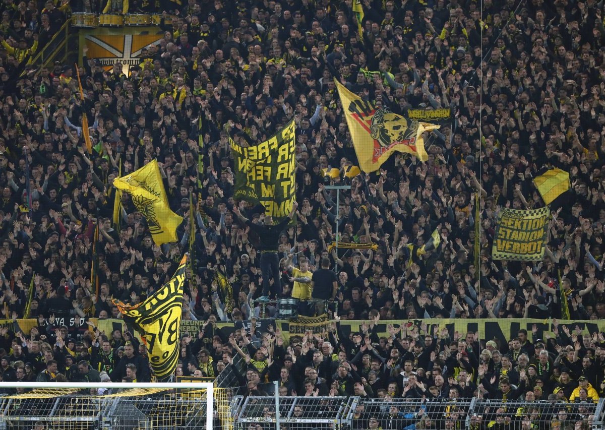 BVB Borussia Dortmund Südtribüne.jpg