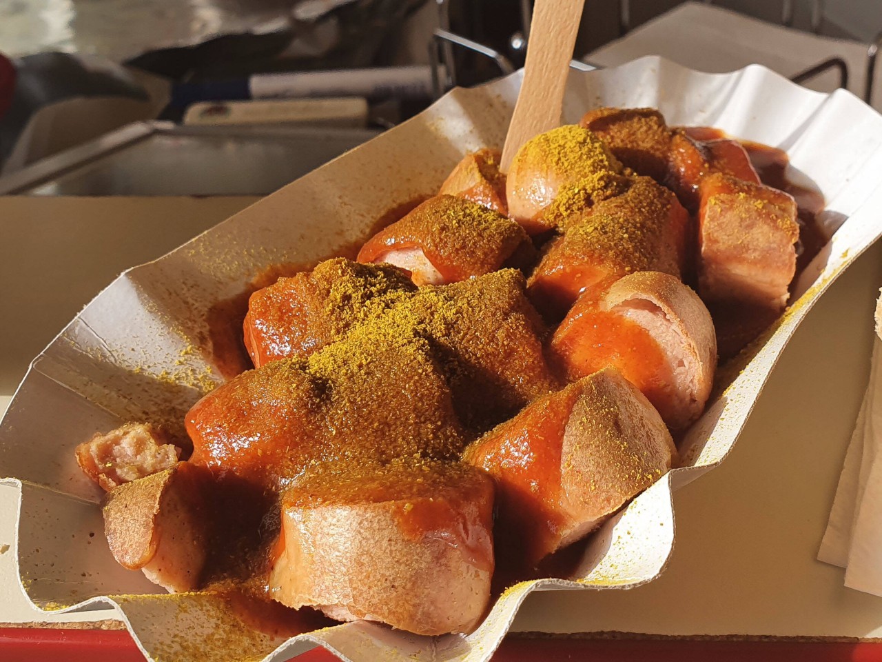 Bochum: Das Bratwursthaus ist berühmt für seine Currywurst. (Symbolbild) 