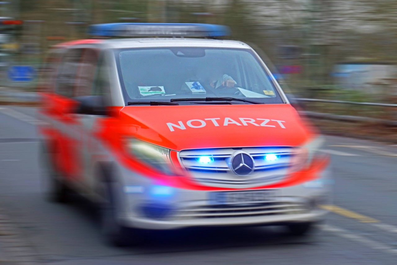 Nach einem Unfall in Bochum schwebt eine Frau in Lebensgefahr! (Symbolbild)
