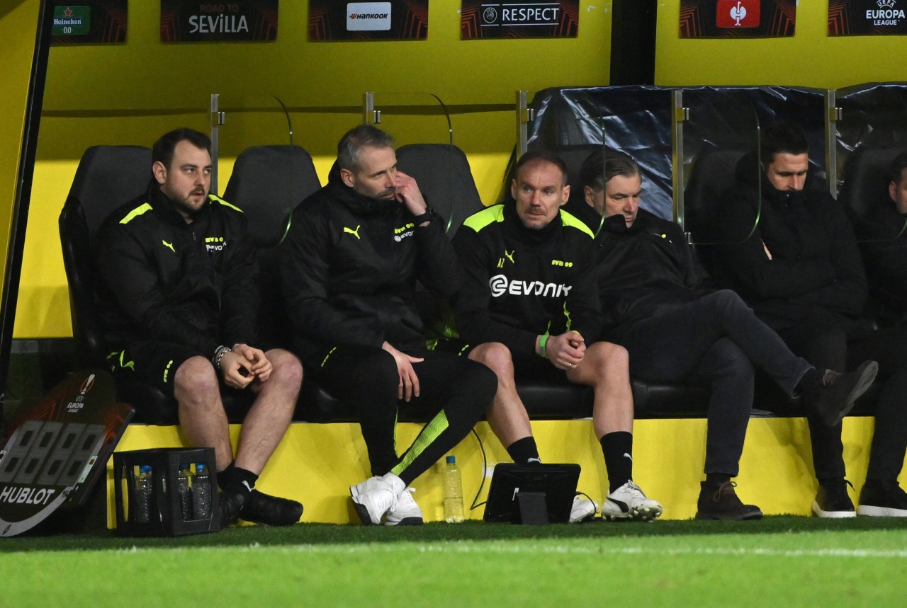 Enttäuschte Gesichter auf der Bank von Borussia Dortmund!