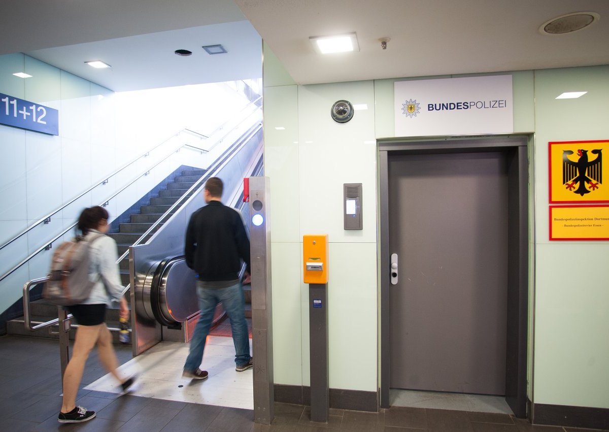 Bundespolizei-wache-Essen-Hauptbahnhof.JPG