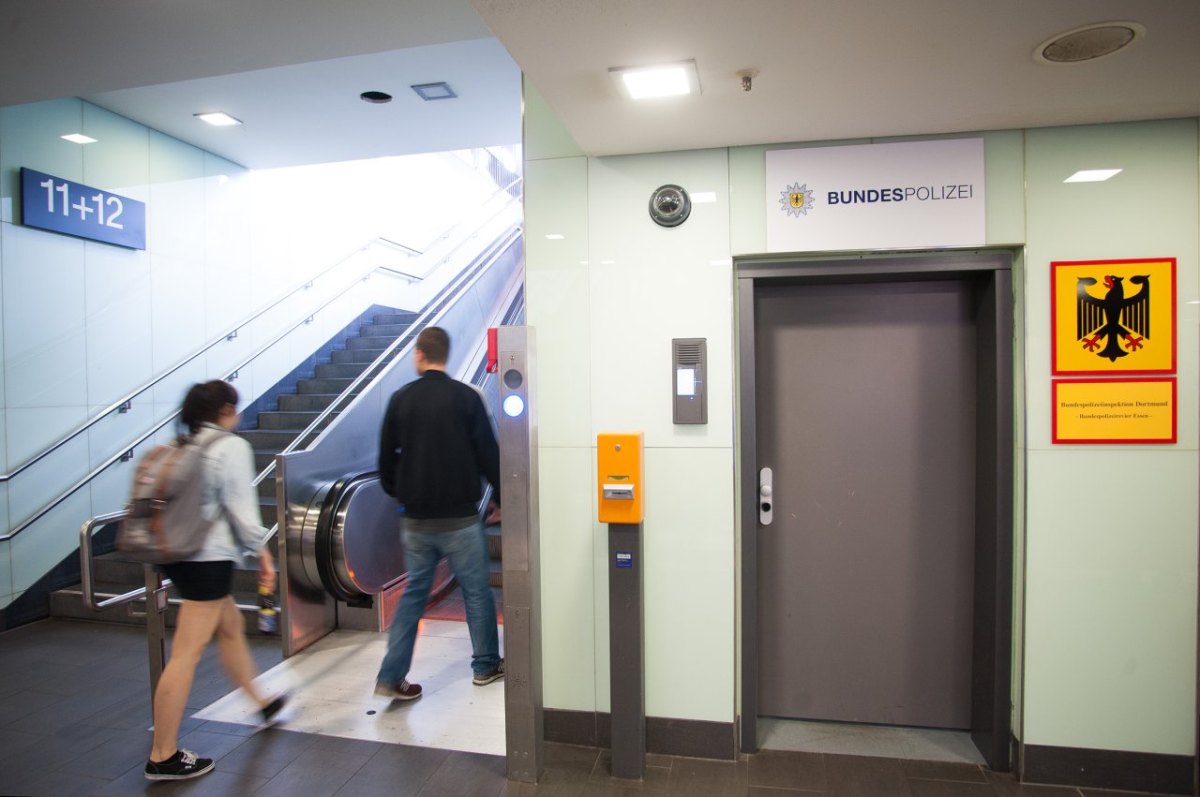 Bundespolizei-wache-Essen-Hauptbahnhof.JPG