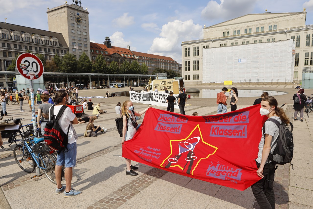 Demo der Linksjugend in Leipzig gegen soziale Ungerechtigkeit 