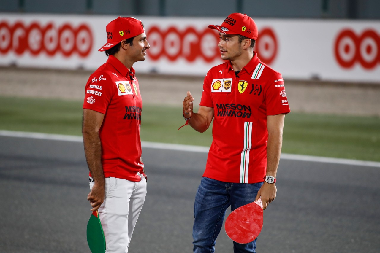 Die Ferrari-Piloten: Carlos Sainz und Charles Leclerc.