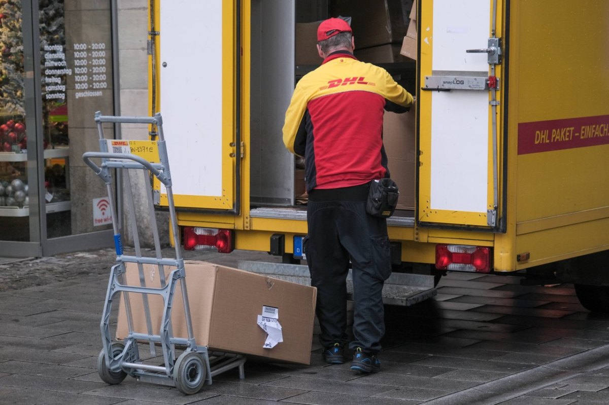 DHL.jpg