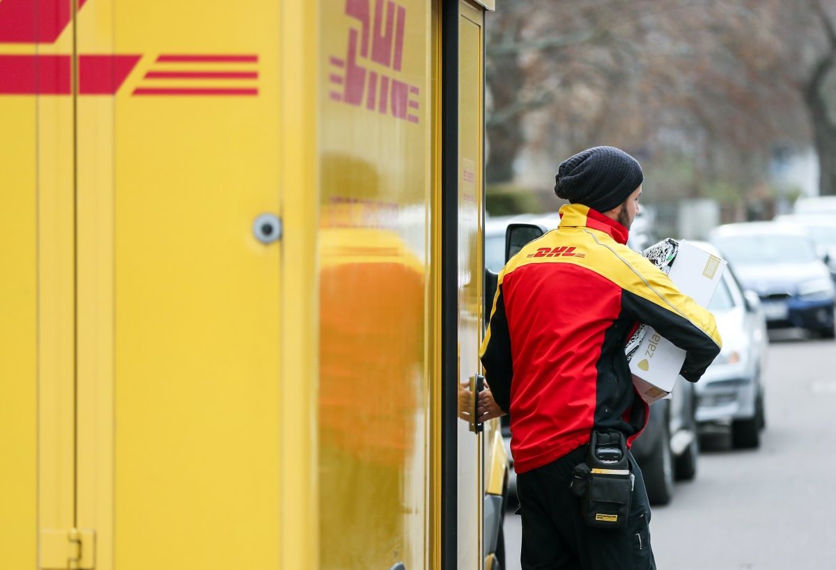 DHL