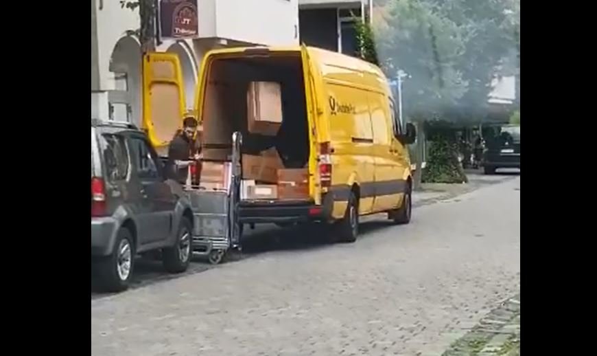 DHL Deutsche Post.jpg