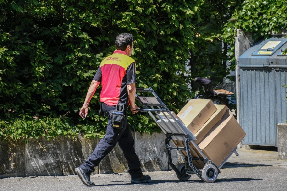 DHL: Eindeutiger Geruch am Paket