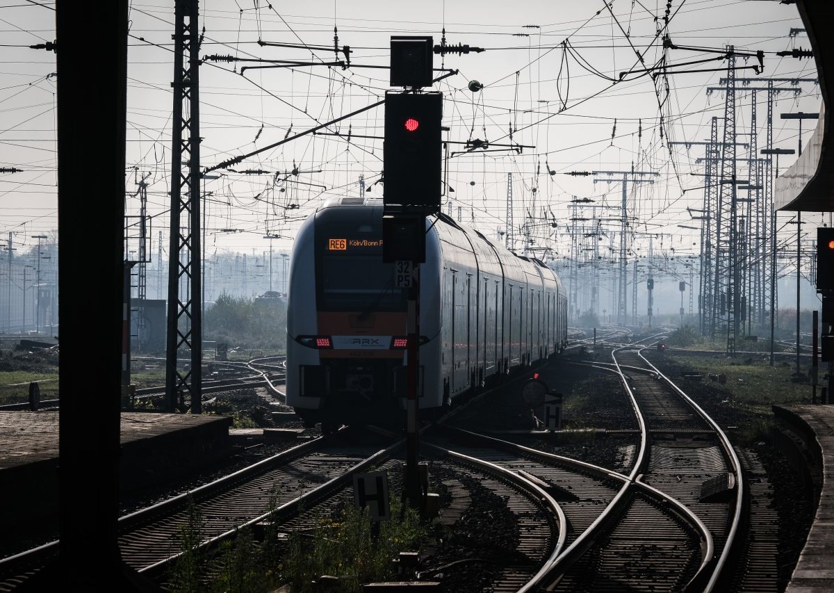 Deutsche_Bahn_Ruhrgebiet.jpg