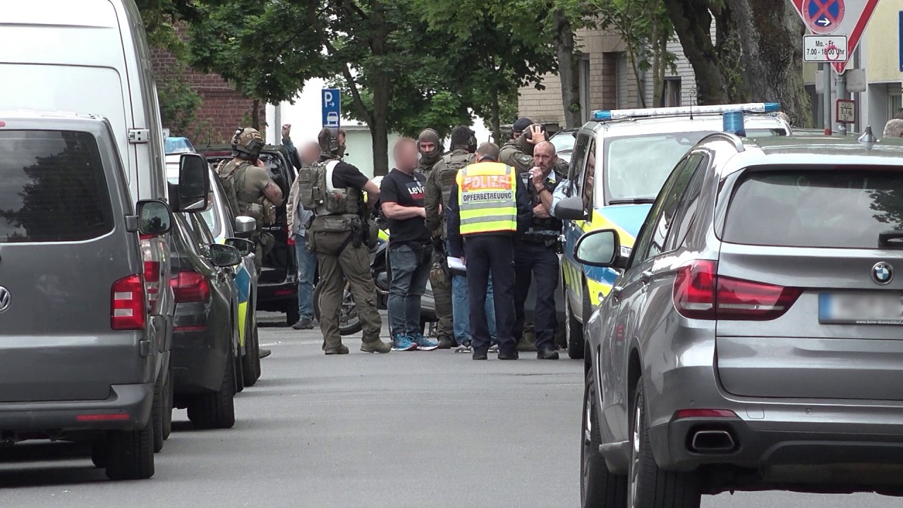 SEK-Einsatz an Schule in Dinslaken.