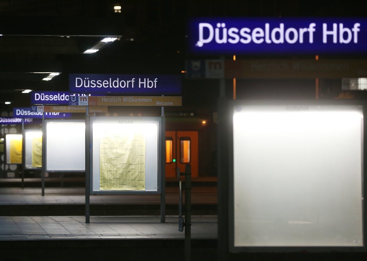 Düsseldorf_Hauptbahnhof.jpg