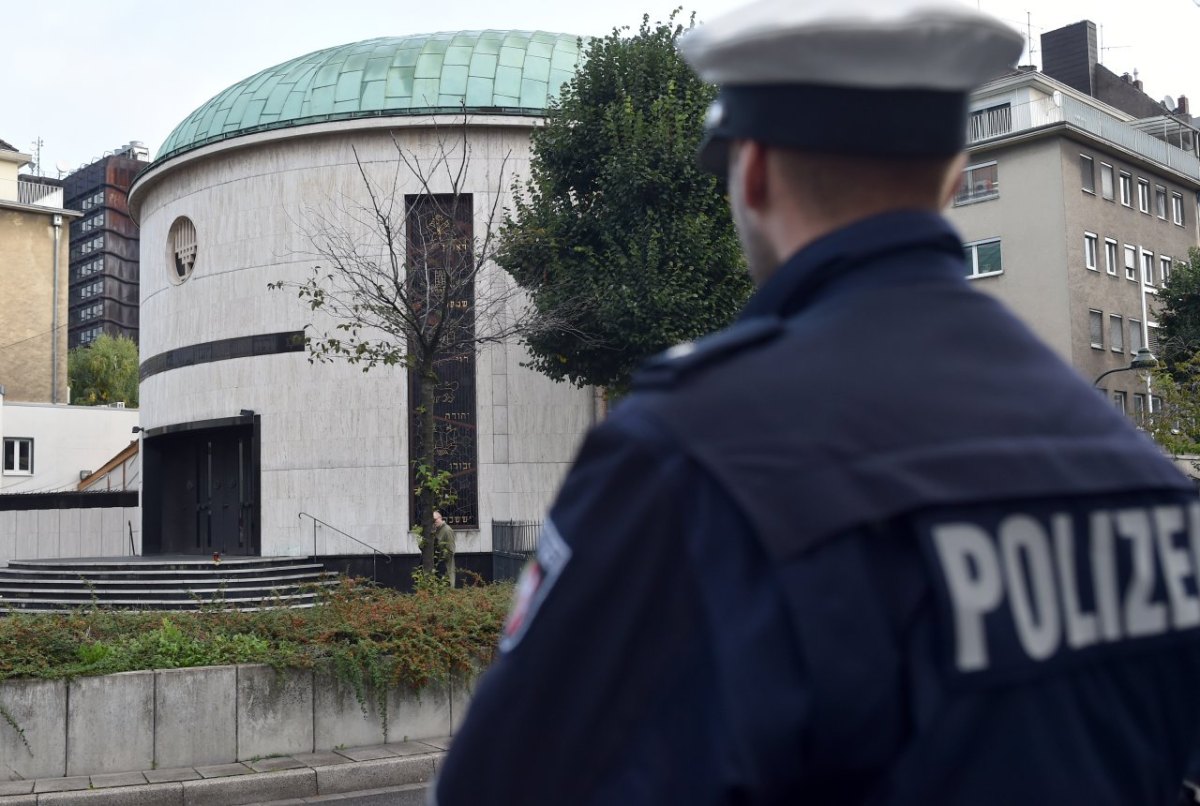 Düsseldorf-neue-Synagoge-Halle.jpg