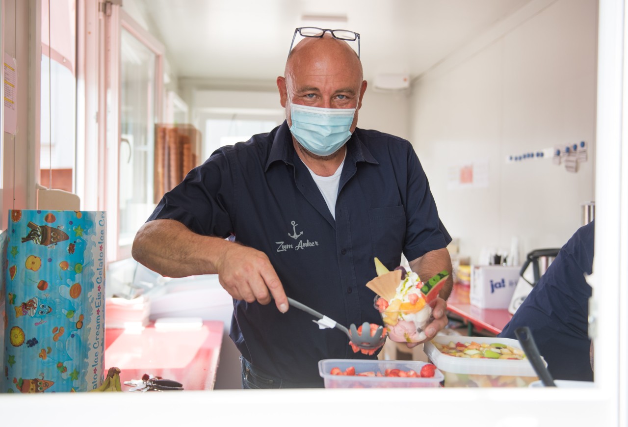 Rainer Schmitz hatte während der Corona-Pandemie eine Drive-In-Eisdiele in Huckingen eröffnet.