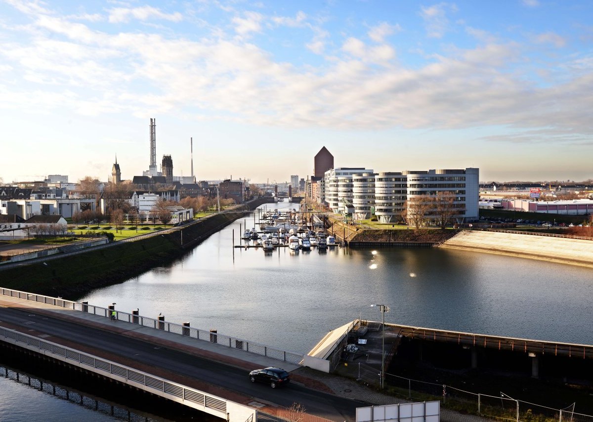 Duisburg Innenhafen.jpg