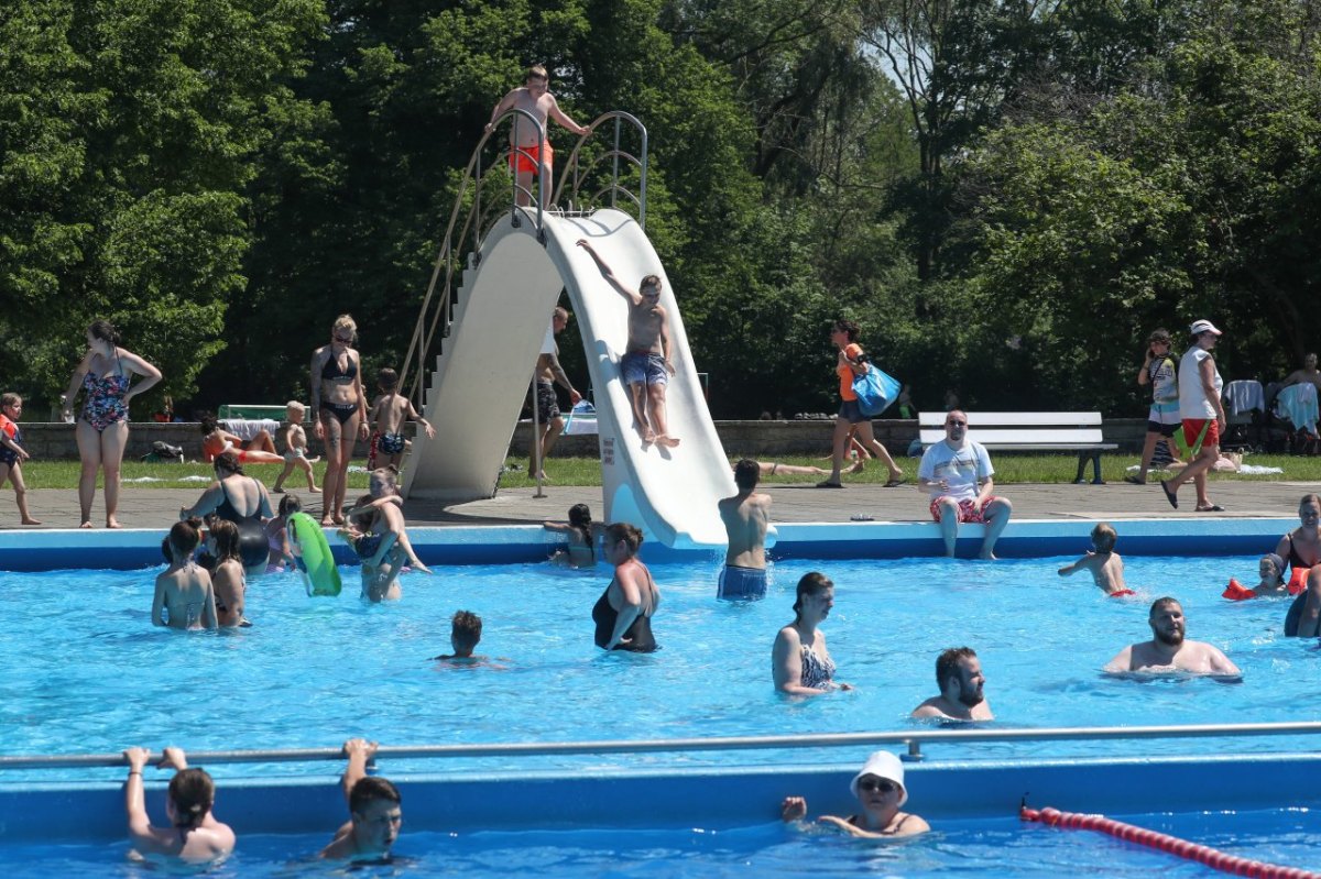 Essen, Bochum Dortmund Freibad.jpg