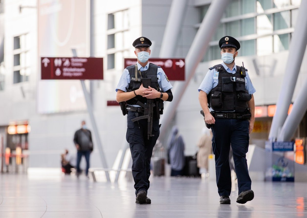 Flughafen Düsseldorf Türkei.jpg