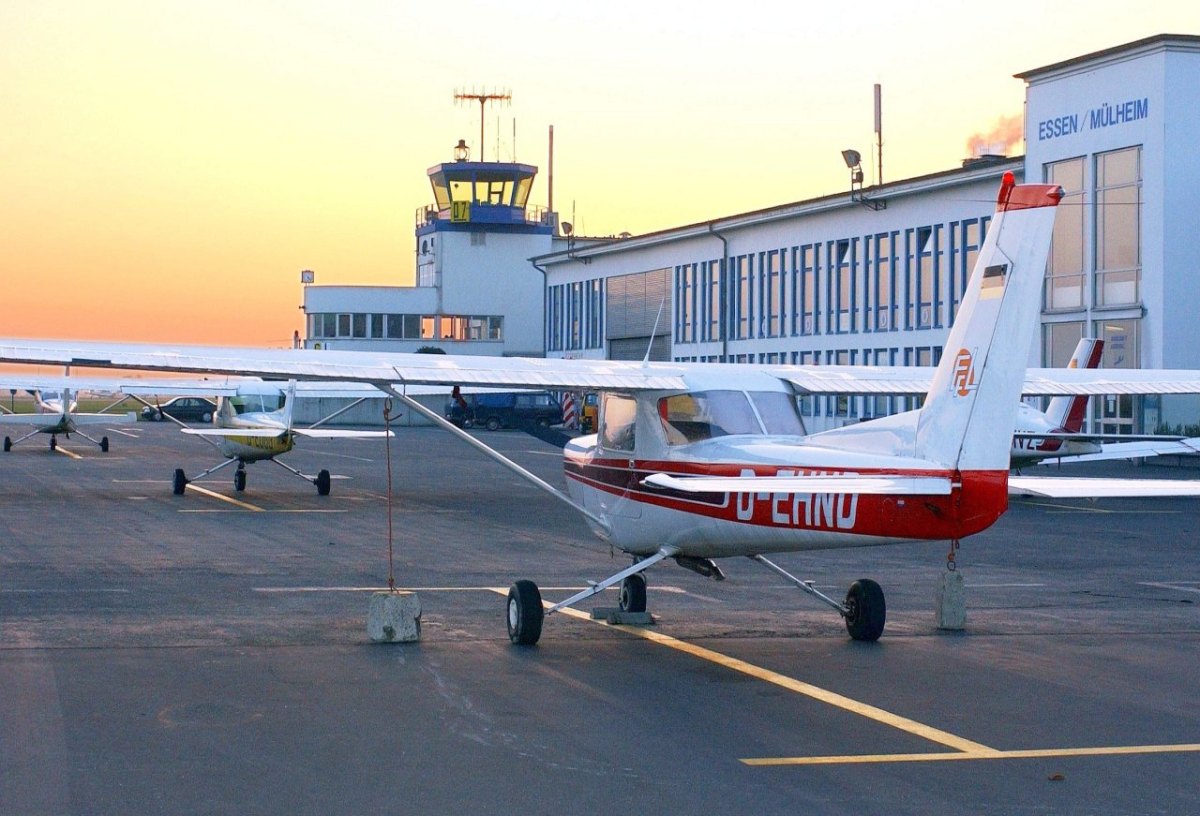 Flughafen Essen Mülheim.jpg