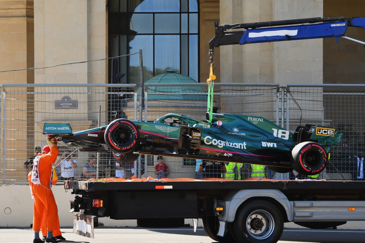 Vettel Teamkollege Lance Stroll setzte sein Wagen am Samstag in die Bande.