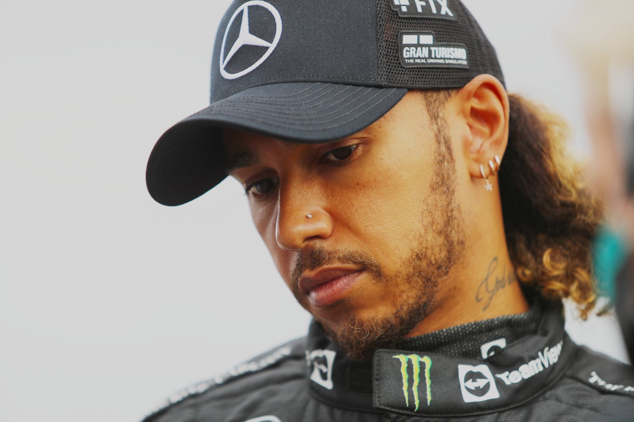 Die Aussagen eines ehemaligen Mercedes-Mitarbeiters dürften Lewis Hamilton nicht gefallen.