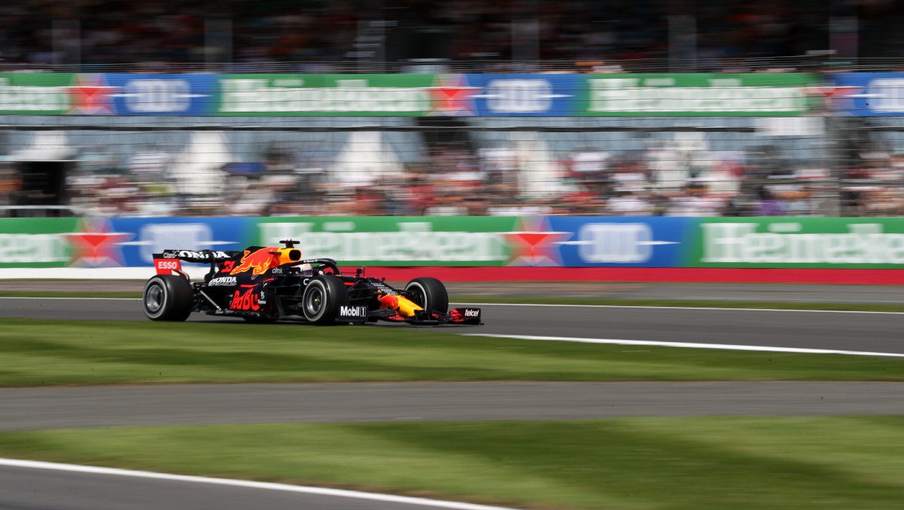 Furioser Start von WM-Leader Max Verstappen.