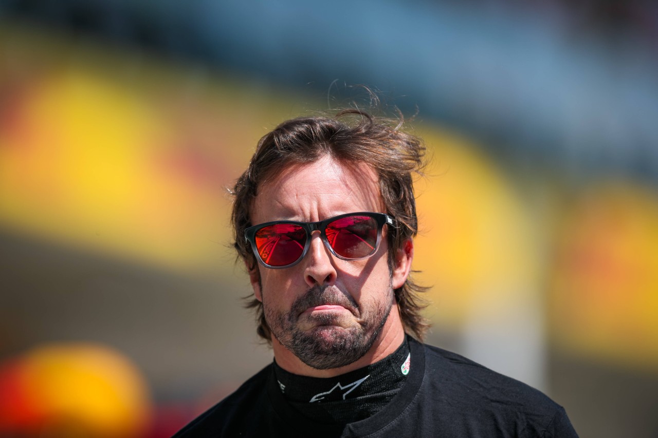 Fernando Alonso findet deutliche Worte zur Mercedes-Dominanz in der Formel 1.