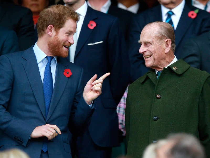 Hier stimmt die Chemie: Prinz Philip mit seinen Enkelsöhnen Prinz Harry und ... 