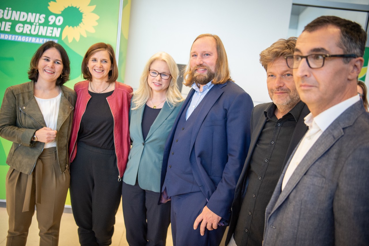 Bereit für Grün-Schwarz? Spitzenpolitiker der Grünen um Kanzlerkandidatin Annalena Baerbock. Rechts im Bild: Cem Özdemir.