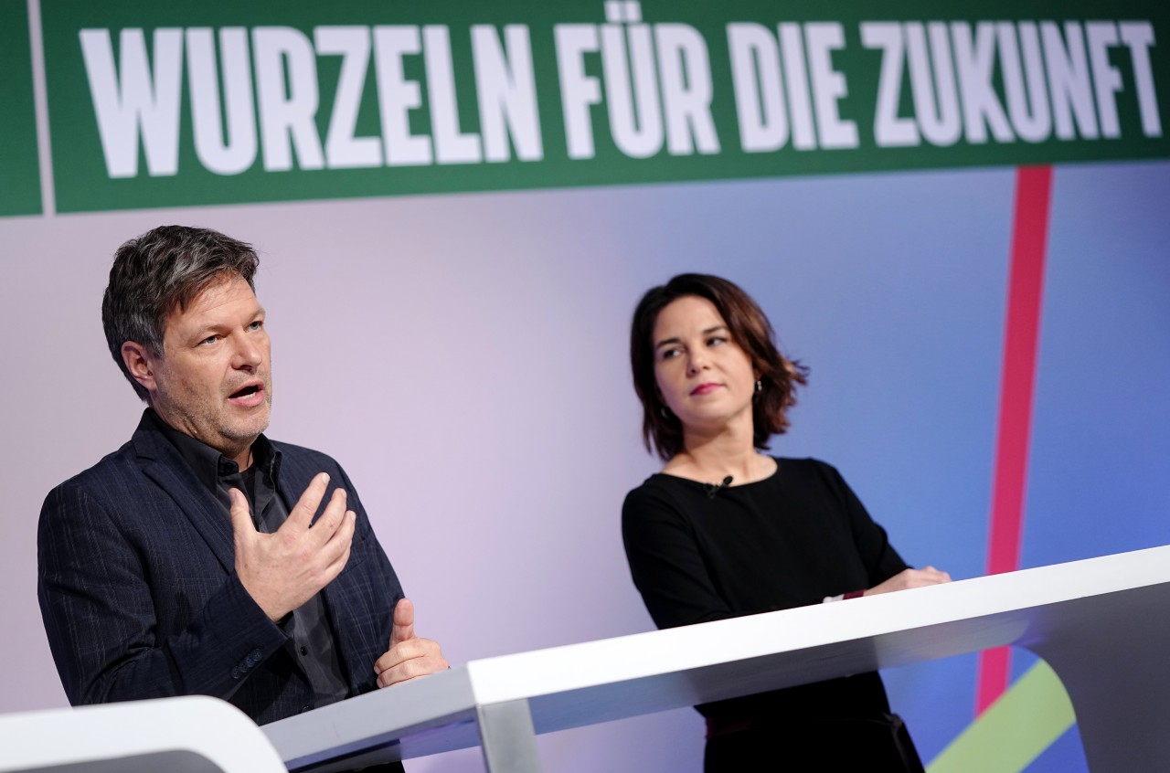 Grüne: Gegen den Bundesvorstand um Robert Habeck und Annalena Baerbock wird ermittelt.