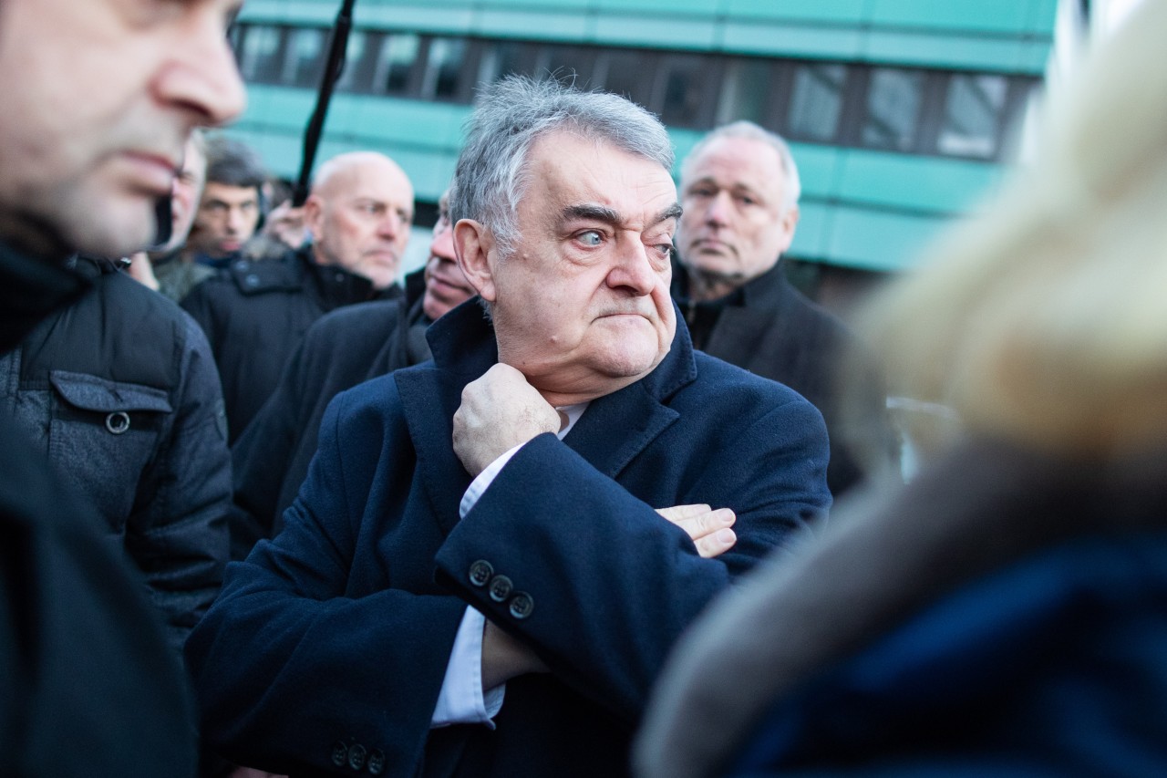 NRW-Innenminister Herbert Reul (CDU) am Berliner Platz in Essen: Hier hatte der Amokfahrer in der Silvesternacht zum zweiten Mal zugeschlagen. 