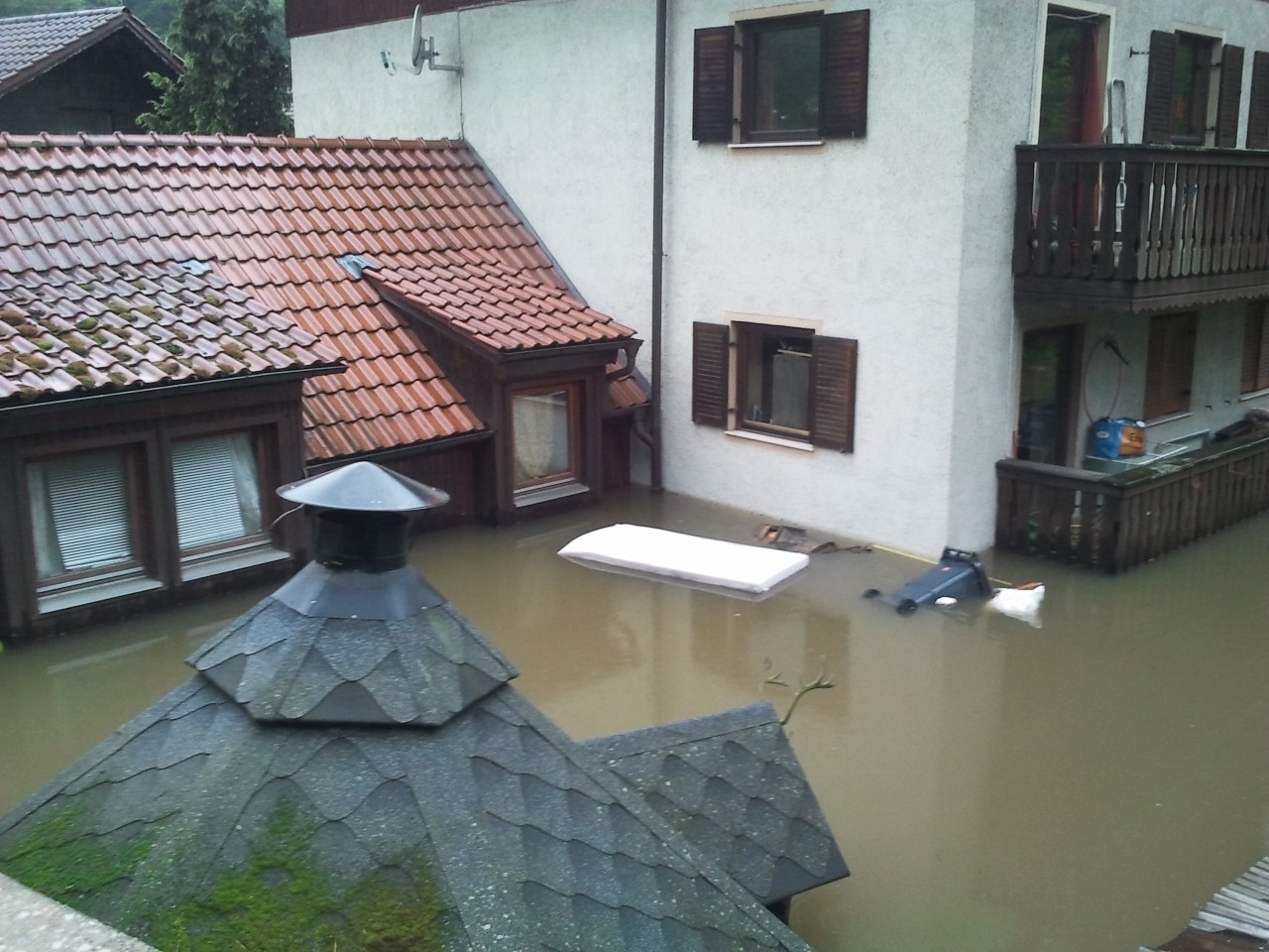 Mit knapp elf Metern erreichte das Hochwasser in Passau ein historisches Ausmaß. Die Wohnung der Cremers wurde fast komplett überschwemmt.