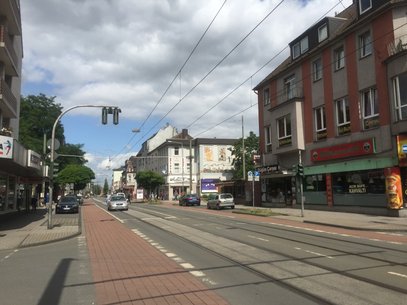 Die Weseler Straße führt durch Marxloh.