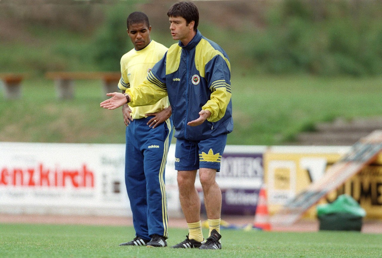 Joachim Löw trainiert Fenerbahce schon mal für eine Saison.