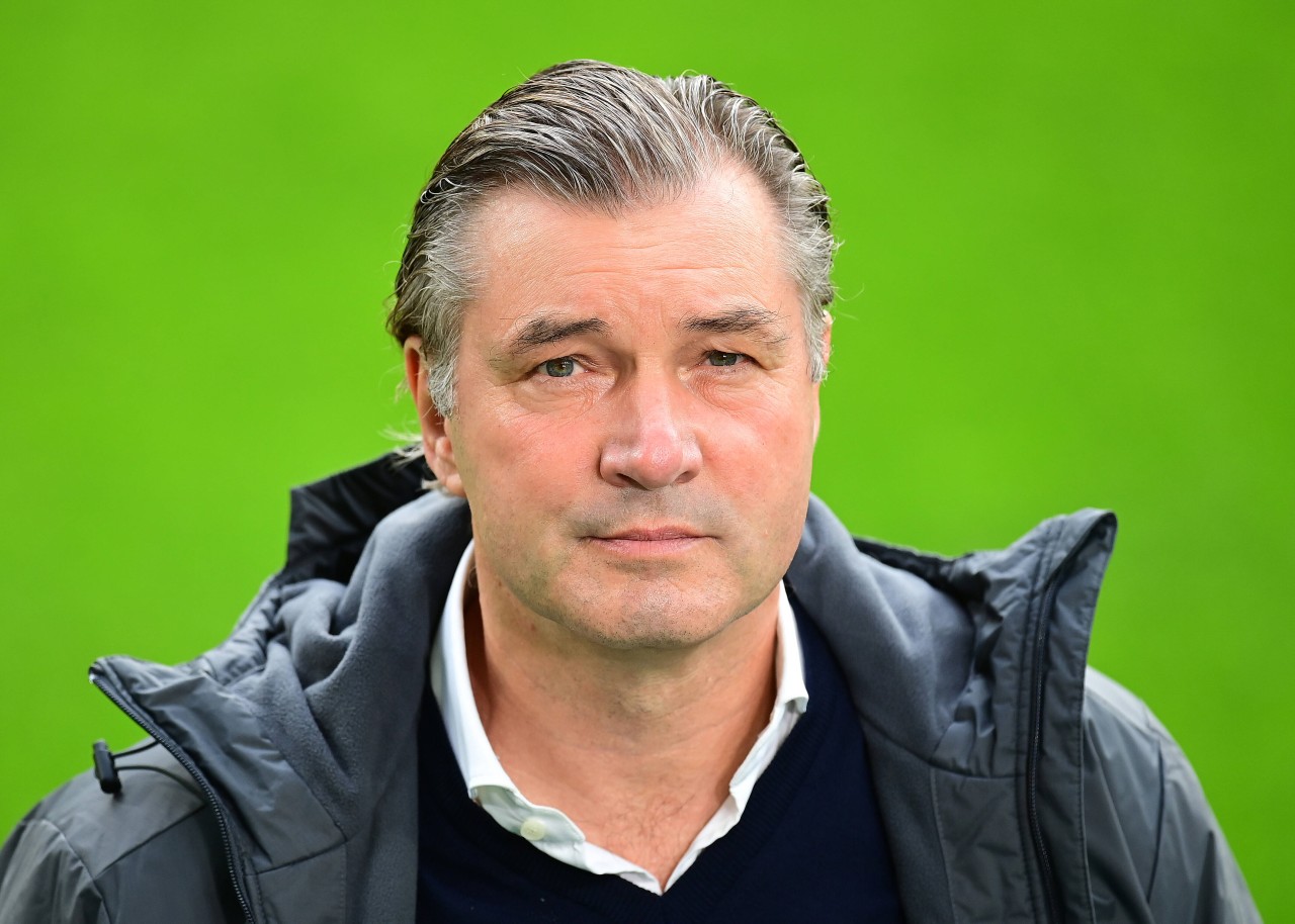 Borussia Dortmund: So sieht Michael Zorc die Situation auf den Außenverteidigerpositionen.