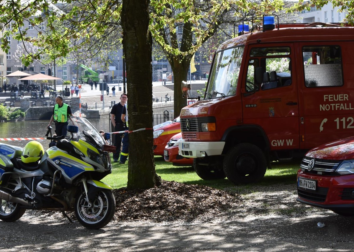 Mülheim-Ruhr-Suche-Feuerwehr.jpg