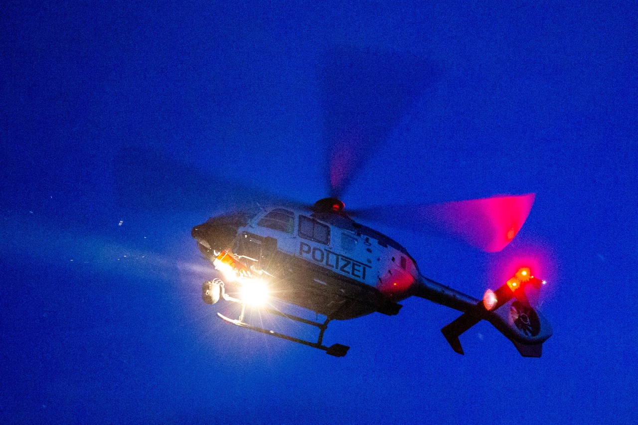 Mülheim: Ein Hubschrauber unterstützte die Polizei bei der Suche nach Dieben. (Symbolbild)