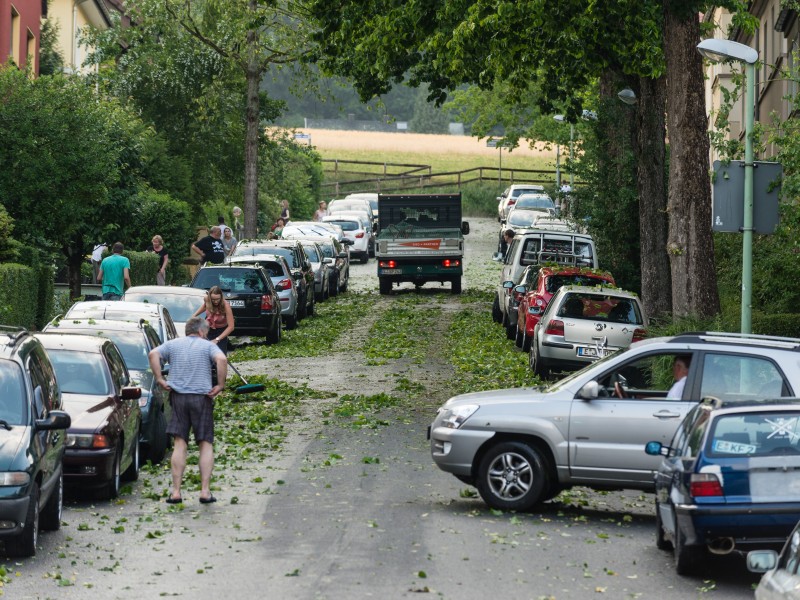 Am Donnerstagabend zog ein heftiges Gewitter über Essen-Werden. Viele Straßen wurden geflutet.