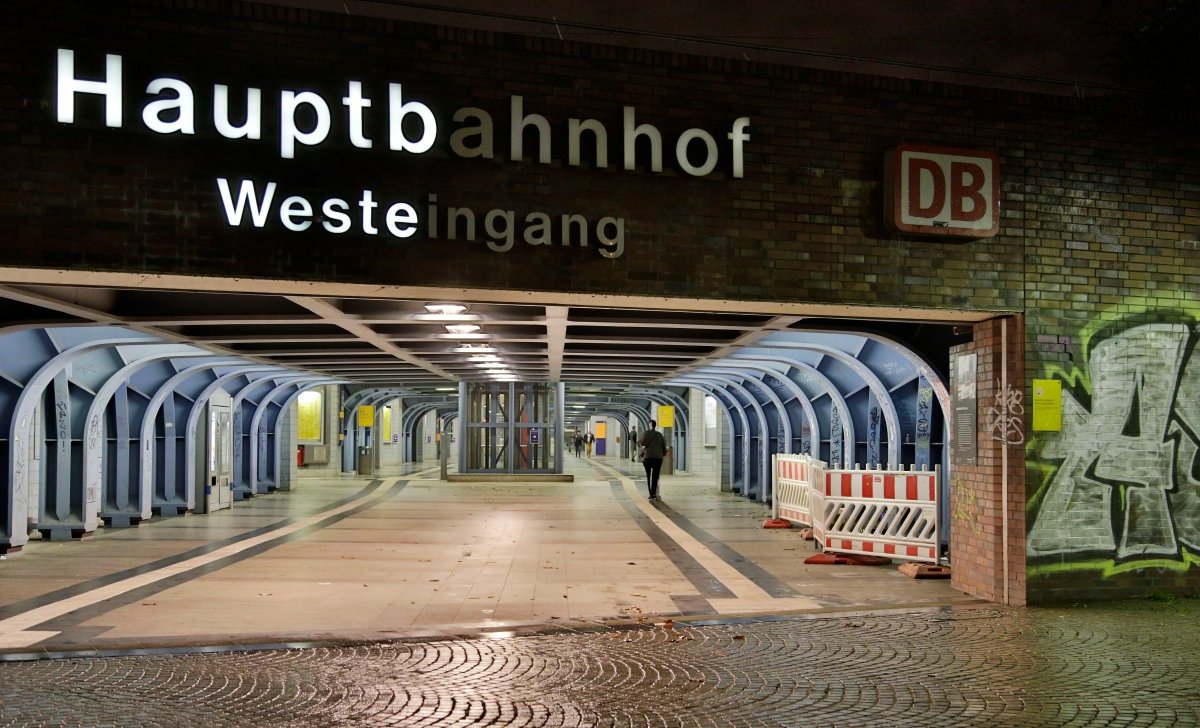 Oberhausen-Hauptbahnhof.jpg