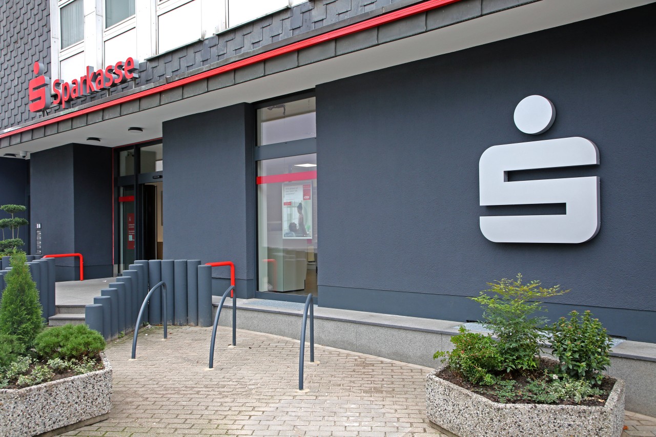 Sparkasse in Essen: Kunden müssen sich auf drastische Änderung einstellen! (Symbolbild)