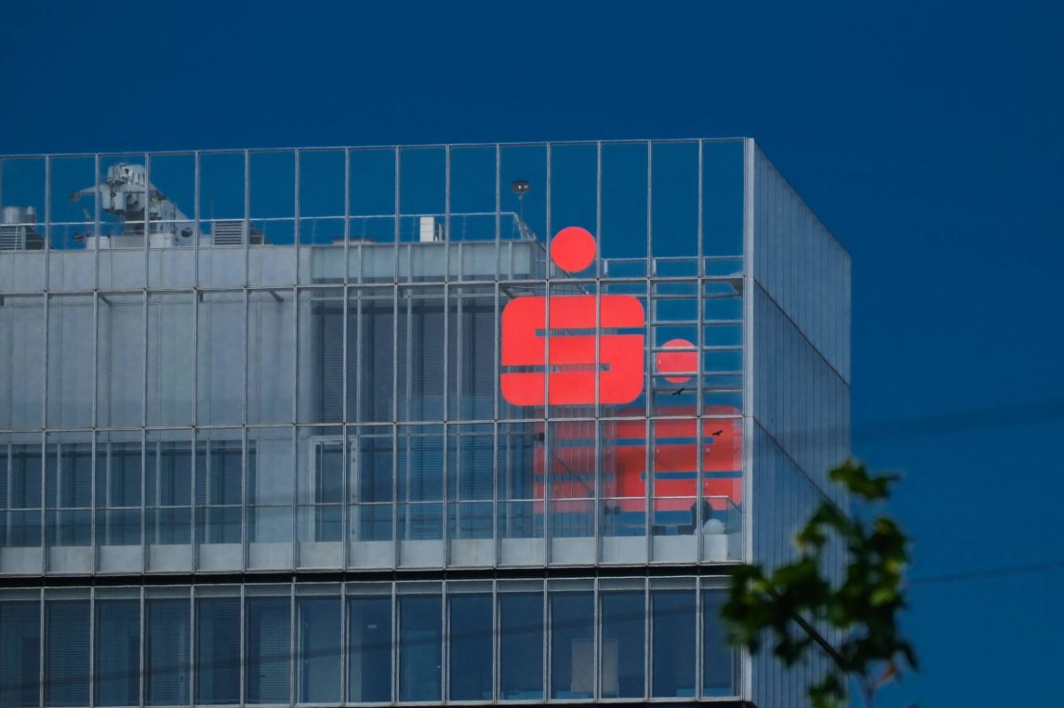 Sparkasse: Skrupellose Bande räumt Schließfächer leer – ausgerechnet SIE verdächtig