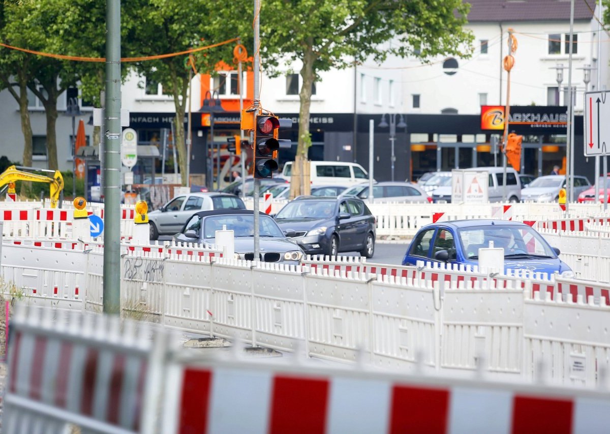 Straßensperrung Baustelle Bochum.jpg