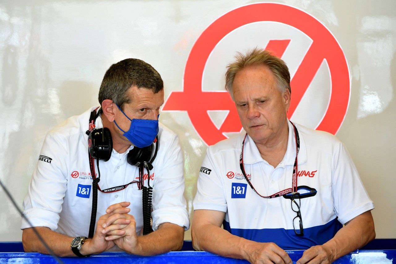 Team Haas Teamchef Günther Steiner (l.) mit Besitzer Gene Haas (r.)