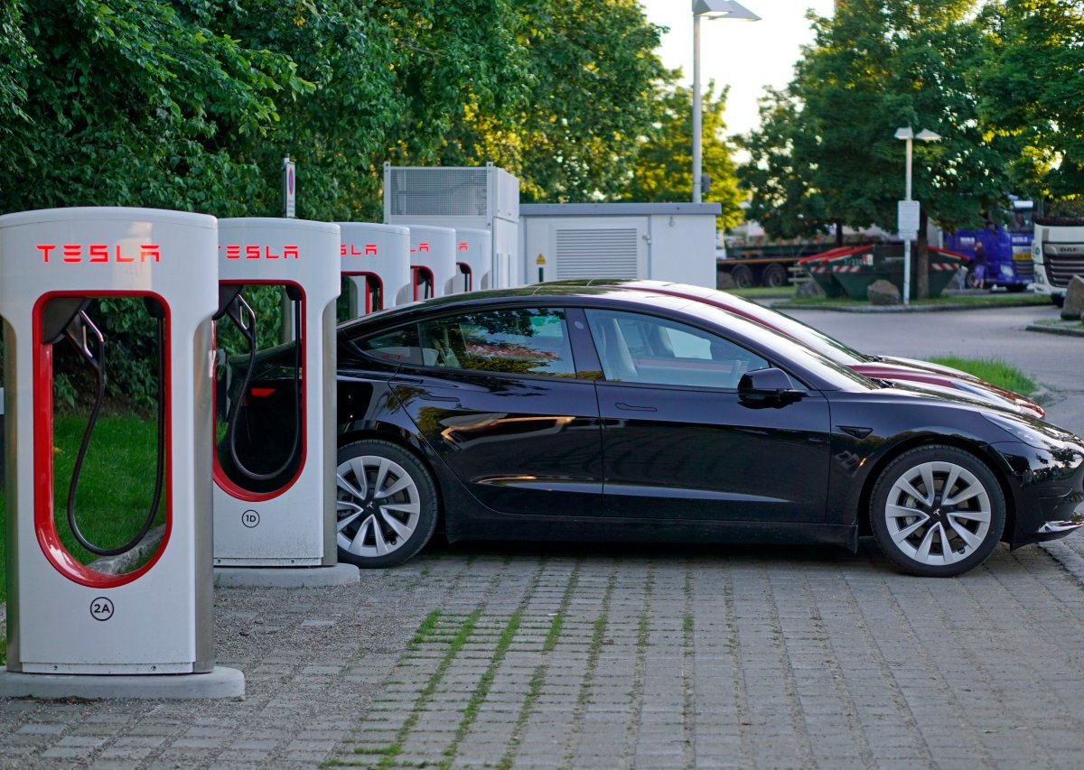 Tesla Supercharger.jpg