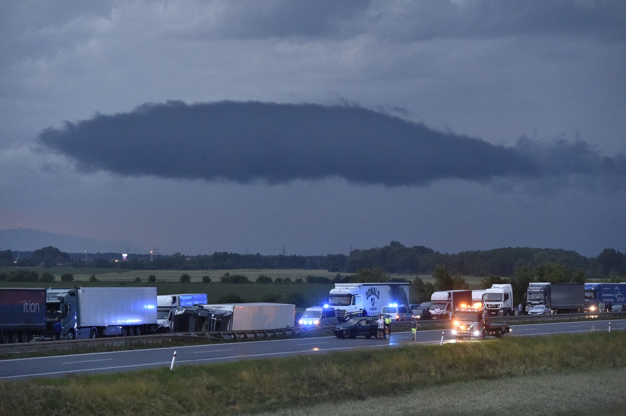 Bilder der Verwüstung aus Tschechien.