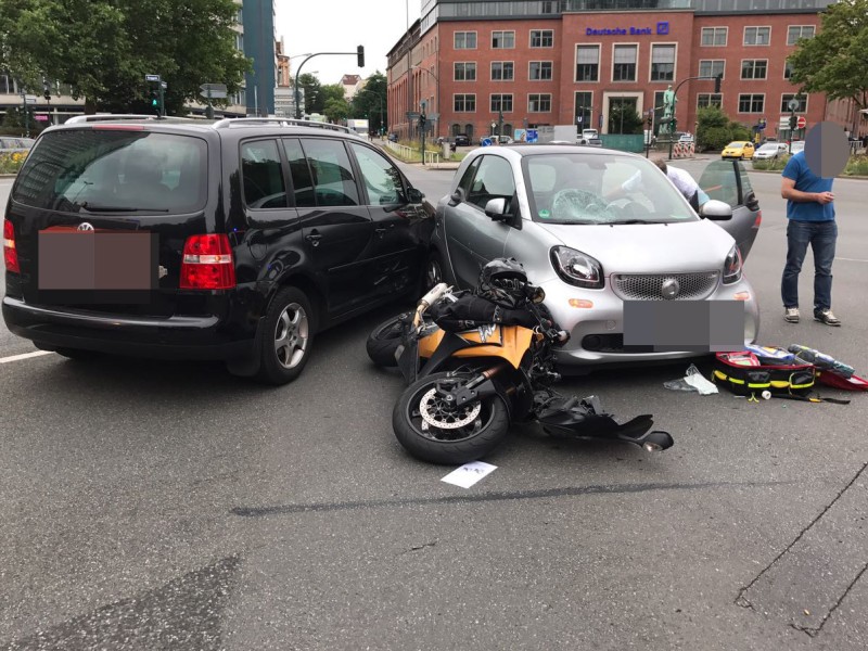 Unfall auf der Kreuzung Bismarckplatz