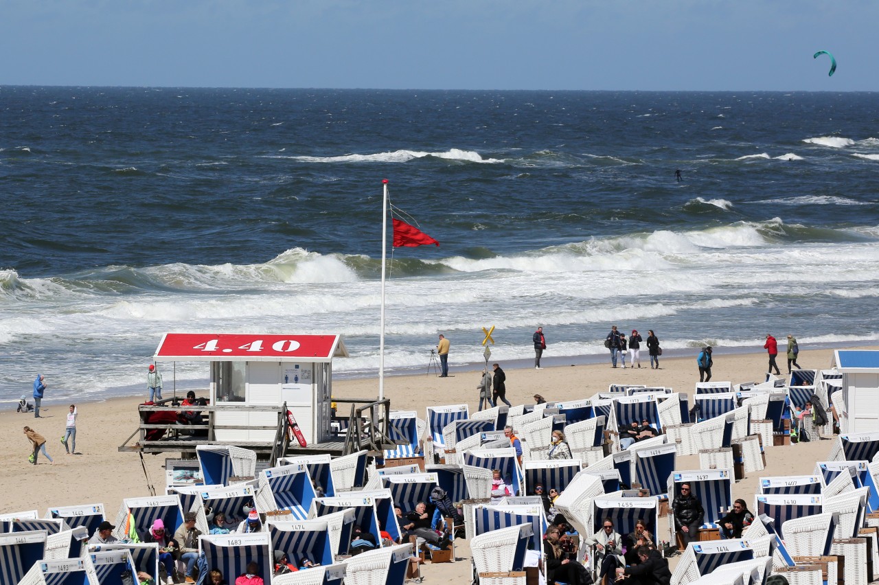 Wenn viele Touristen Urlaub an der Nordsee machen, bleibt auch hin und wieder das ein oder andere Teil zurück. Schlimm wird es jedoch, wenn es ausartet. (Symbolbild)