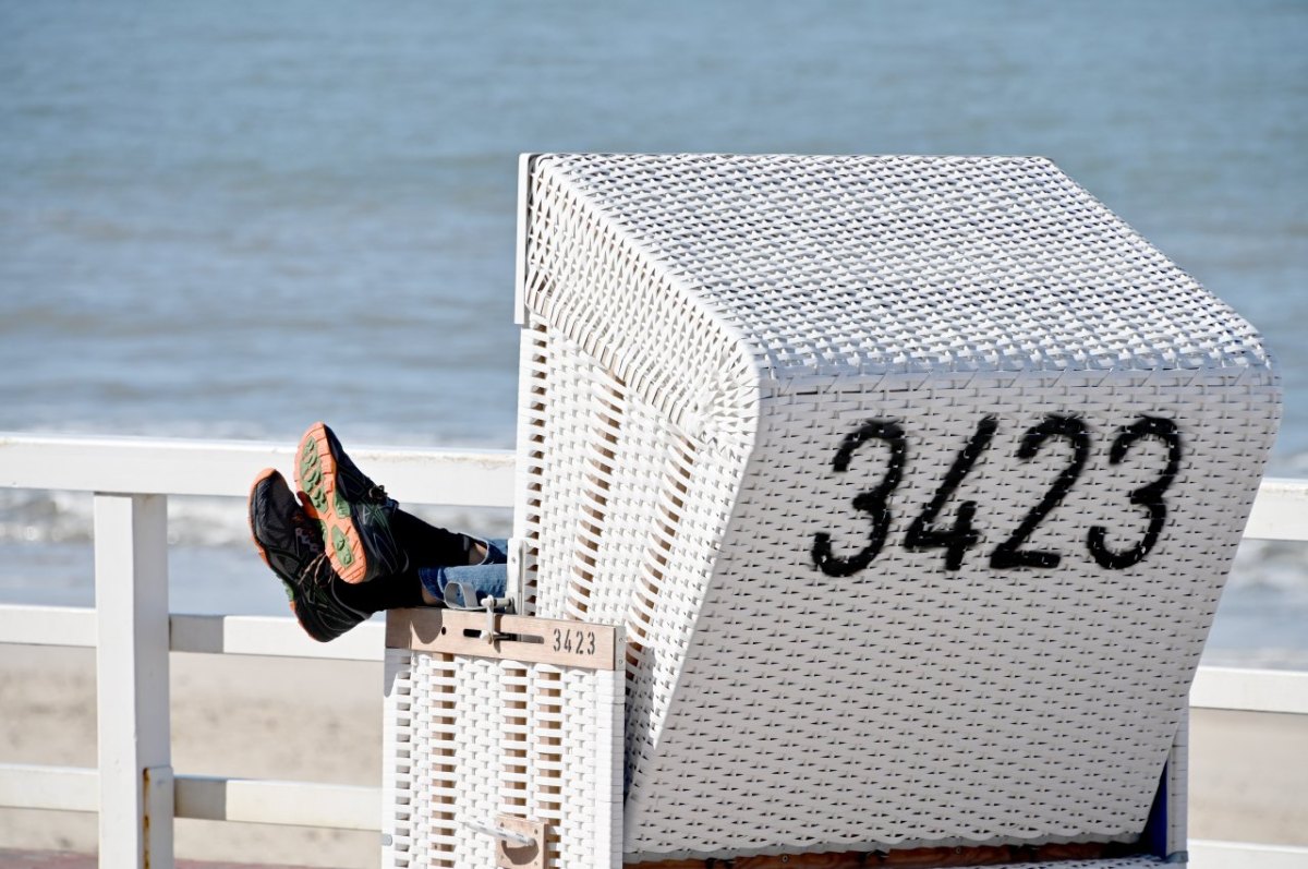 Urlaub-Nordsee-Strandkorb.jpg