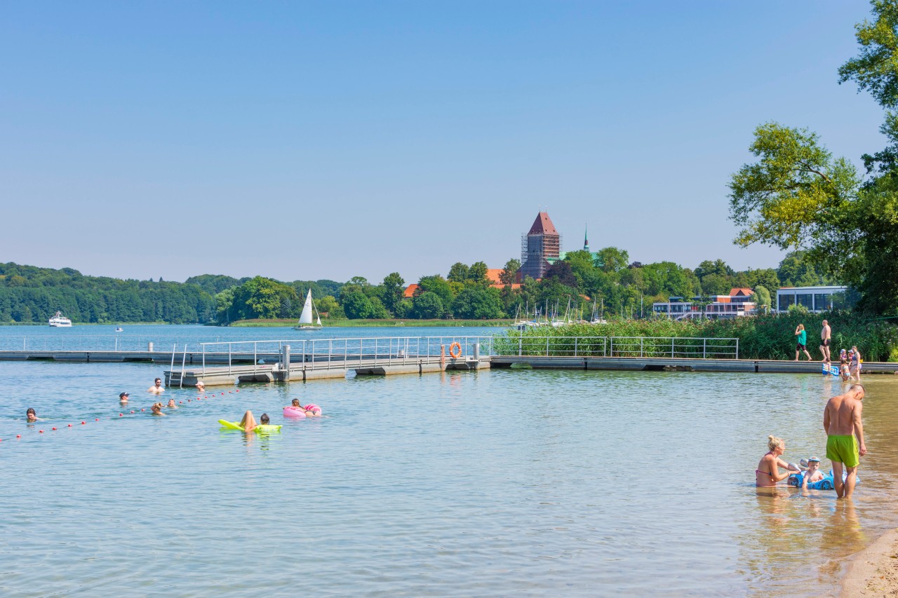 Wetter in Deutschland: Am Wasser lässt es sich am besten aushalten bei hochsommerlichen Temperaturen. 