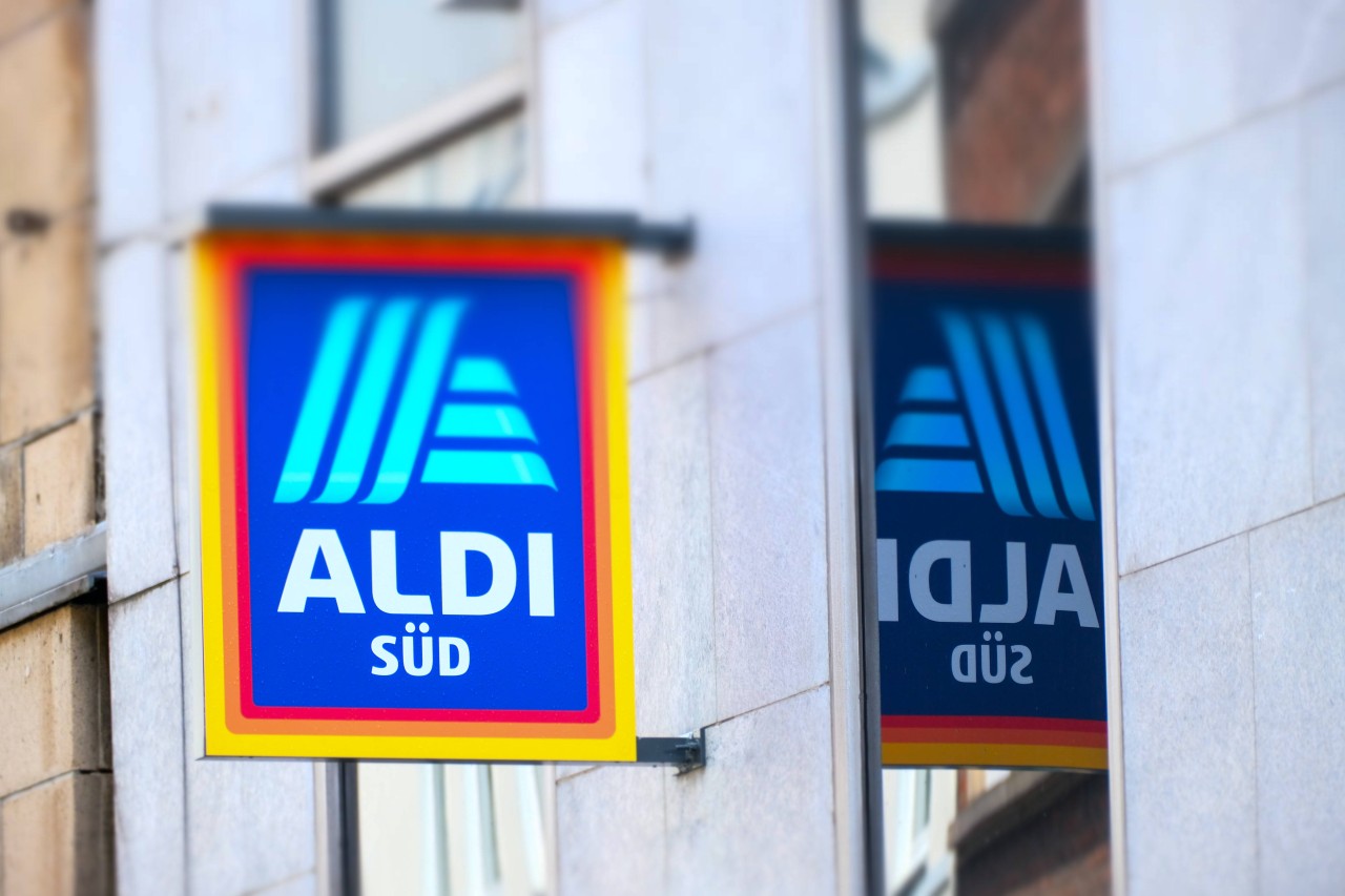 Aldi: Eine Kassiererin plaudert über die Geheimnisse hinter den Kassenbons.  