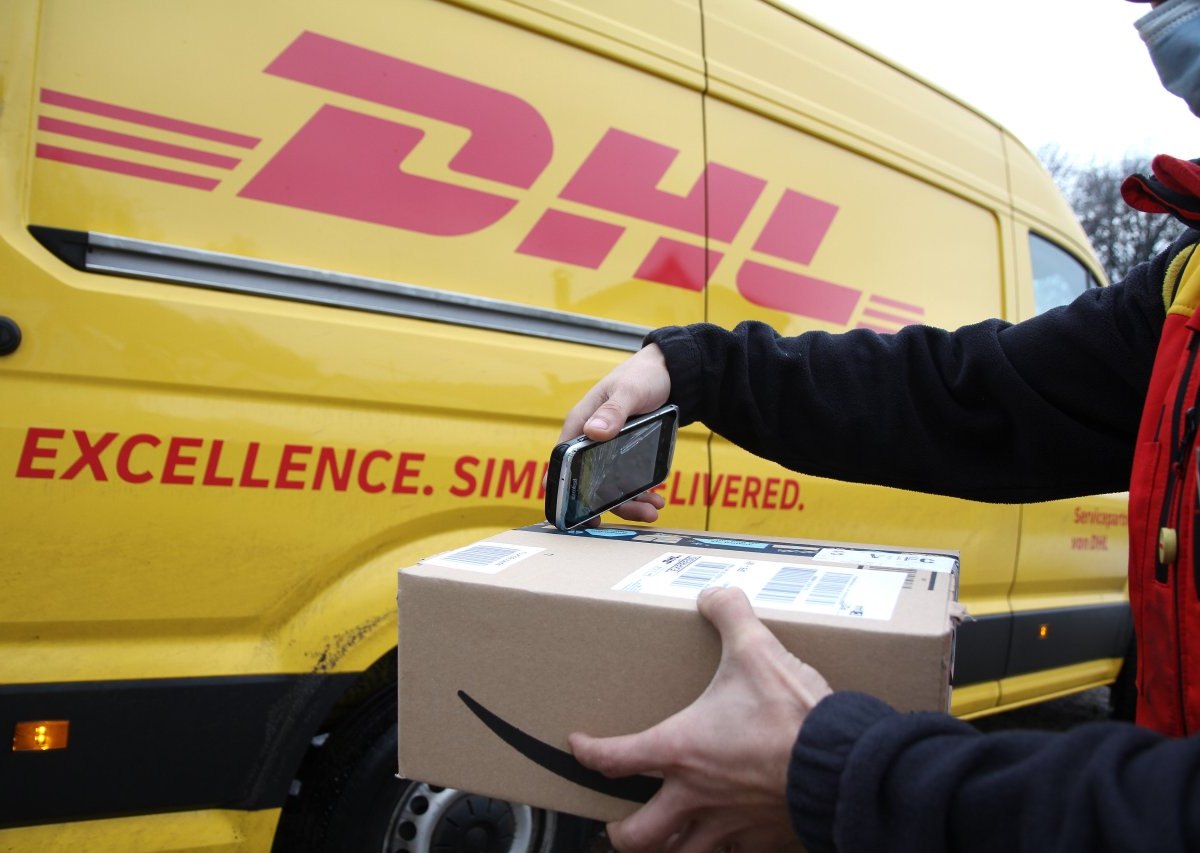 dhl.jpg